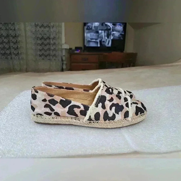 Schutz Shoes Women’s Espadrilles Size 8B Beige Leopard Prints Canvas - Picture 2 of 11
